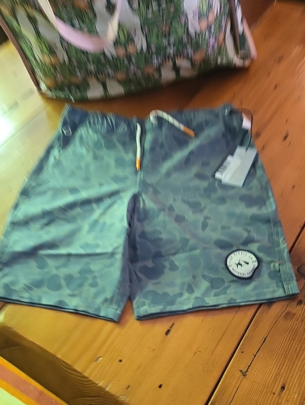 Nwt Fish Hippie Boys Sz L Camouflage Drawstring Volley Shorts - Green Camo